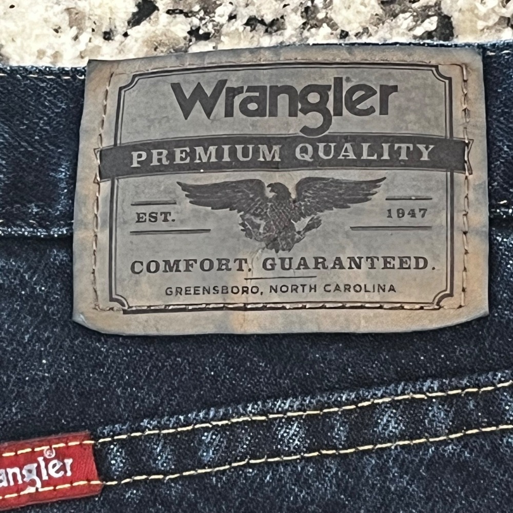 NWT Wrangler Five Star Premium Jeans Mens 38x32 Regular Fit Dark Wash - Picture 7 of 11